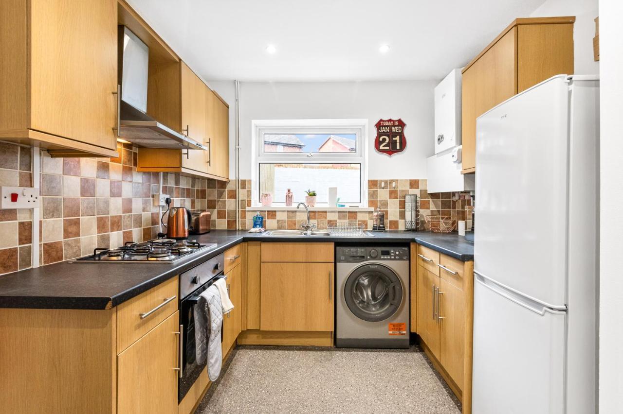 Off Road Parking, Garden, Tv'S In Bedrooms Morriston Exterior foto